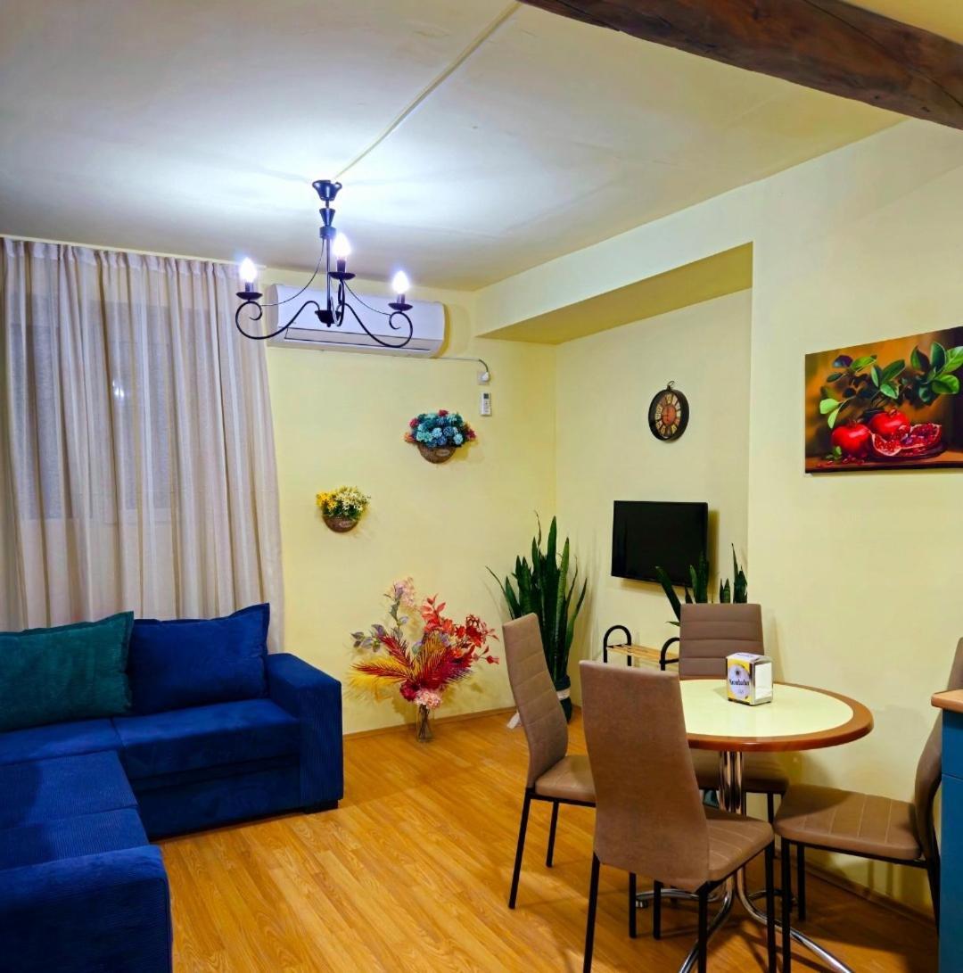 Apartment In The Old District Tbilisi ภายนอก รูปภาพ