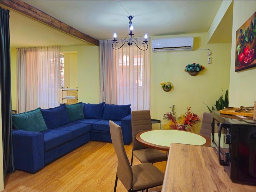 Apartment In The Old District Tbilisi ภายนอก รูปภาพ